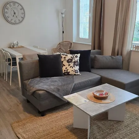 Apartment Maxi - Cafe Princ Pod Hradem Klima, Wifi *