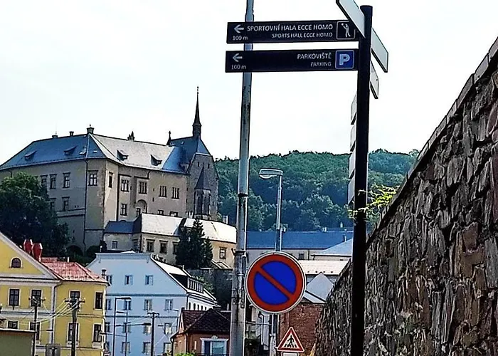 Maxi - Cafe Princ Pod Hradem Klima, Wifi Lägenhet Šternberk